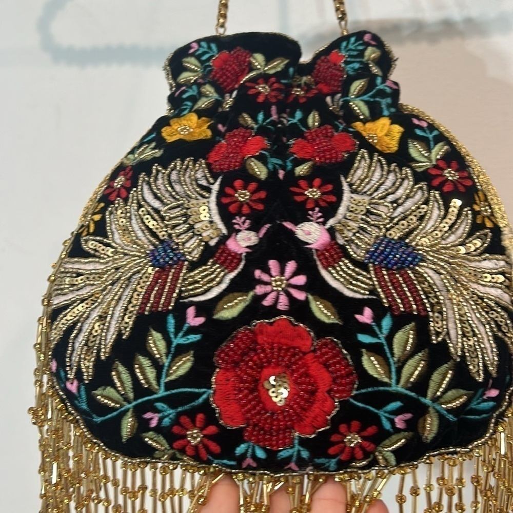 RAMLA Traditional velvet embroidered beaded floral bird wedding bag handcrafted - Picture 3 of 10